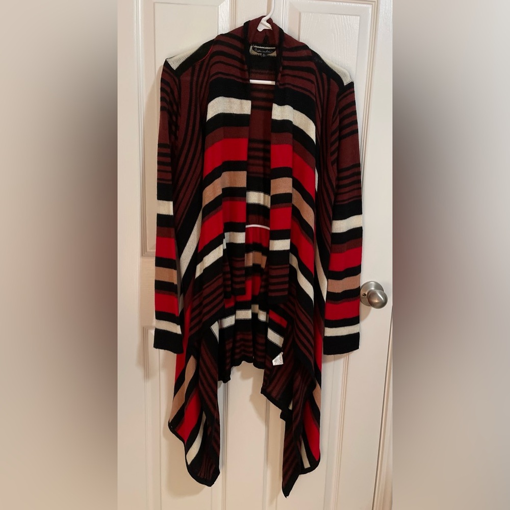 Elegant Striped Cardigan in Red and Brown